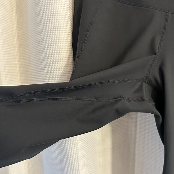 Kuhl black capri hiking tights, medium, great used condition - Picture 15 of 15